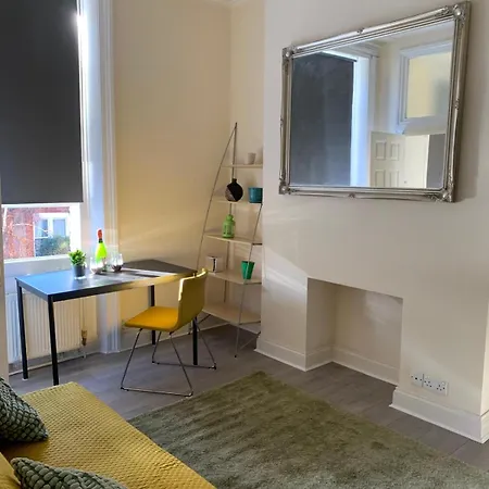 One Bedroom Newly Refurbished Flat